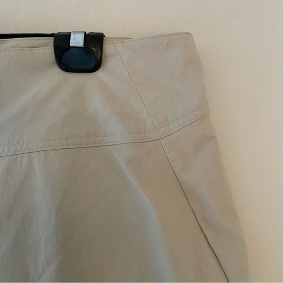 Royal Robbins khaki colored skort - Picture 3 of 8